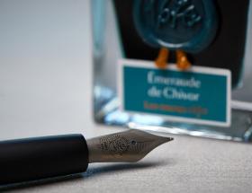 Emerald of Chivor Ambiance Nib Detail 1