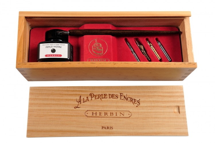 270/09 Calligraphy Wood Box Set